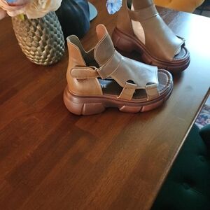 Cutout booties sandles